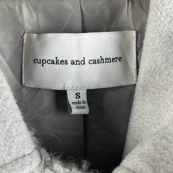 Cupcakes and Cashmere Women’s  Blended Material Jacket Fleece. Size Small. - Picture 7 of 12